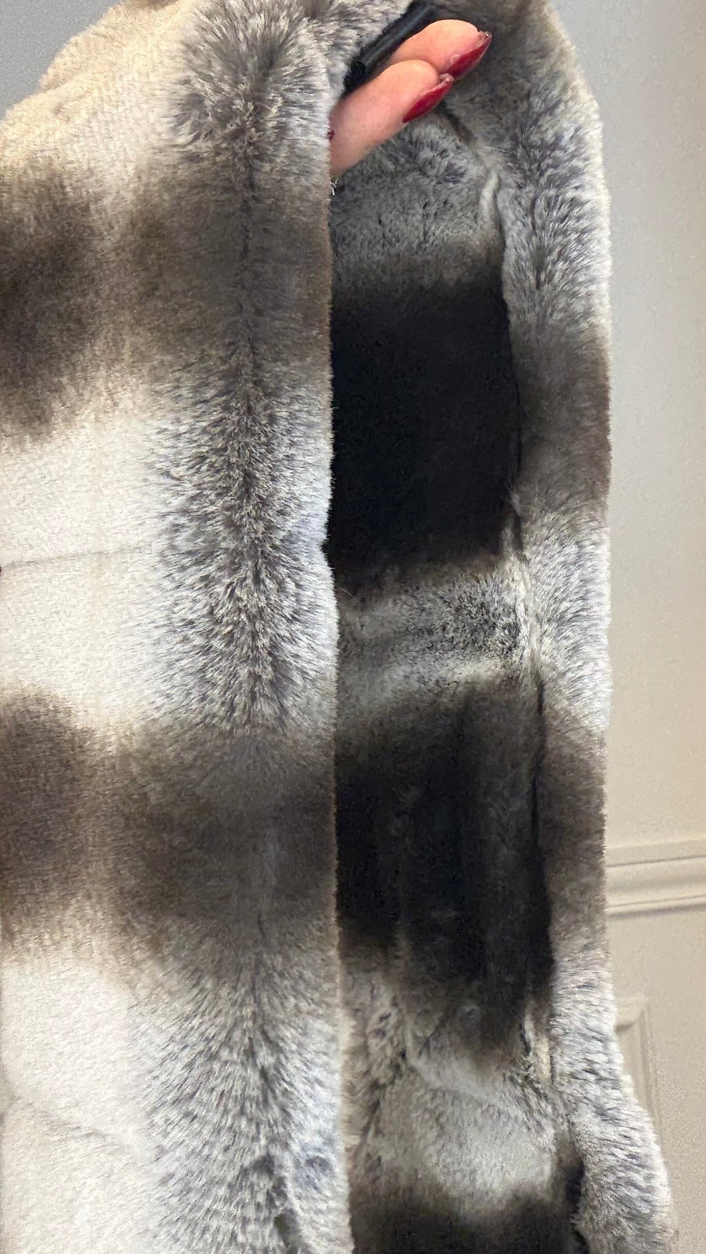 Écharpe en fourrure - La Scribe